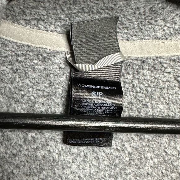 The North Face Gray Hooded 1/2 Zip Soft Fleece Pullover Jacket Womens - Picture 3 of 3